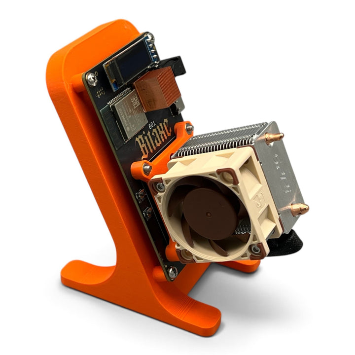 3DTools Sockeladapter in Orange für die Montage des GeeekPi Ice Tower Kühlers auf einem Bitaxe Miner Board