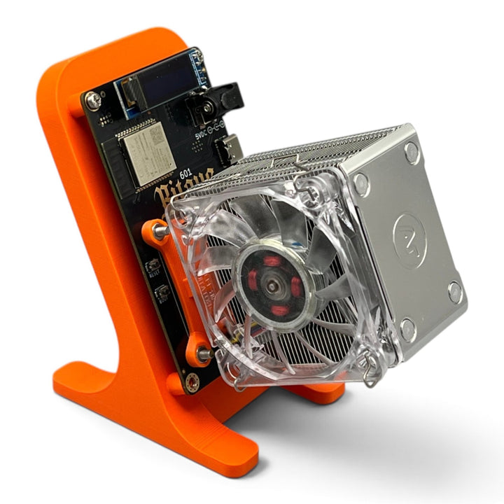 3DTools Sockeladapter in Orange für Argon THRML 60-mm Radiator auf Bitaxe Miner montiert